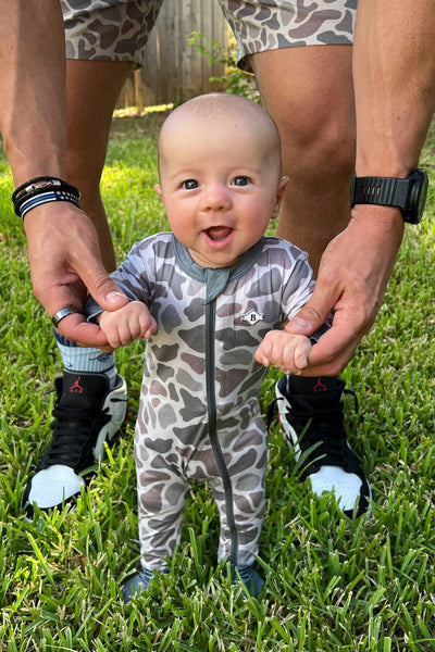 http://www.burlebo.com/cdn/shop/products/baby-onesie-classic-deer-camo-891267_grande.jpg?v=1704137001